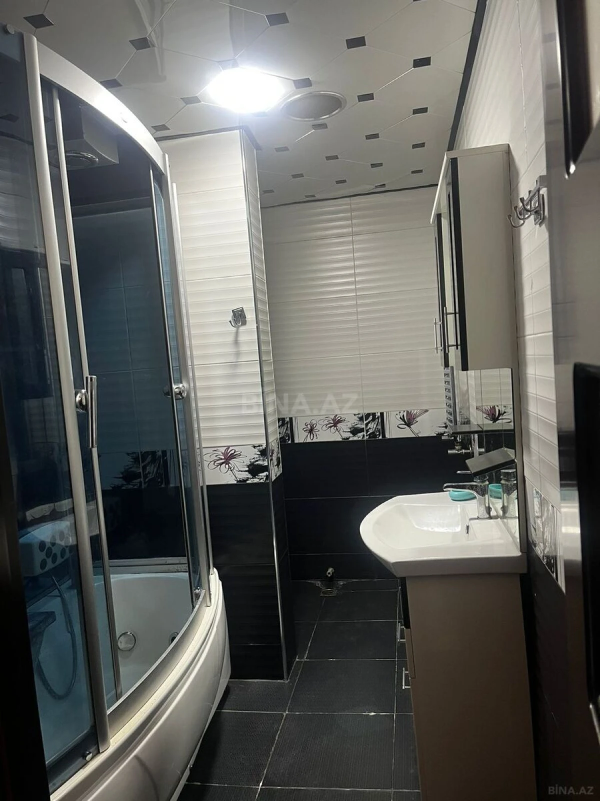 Satılır 2 otaqlı mənzil 80 m²