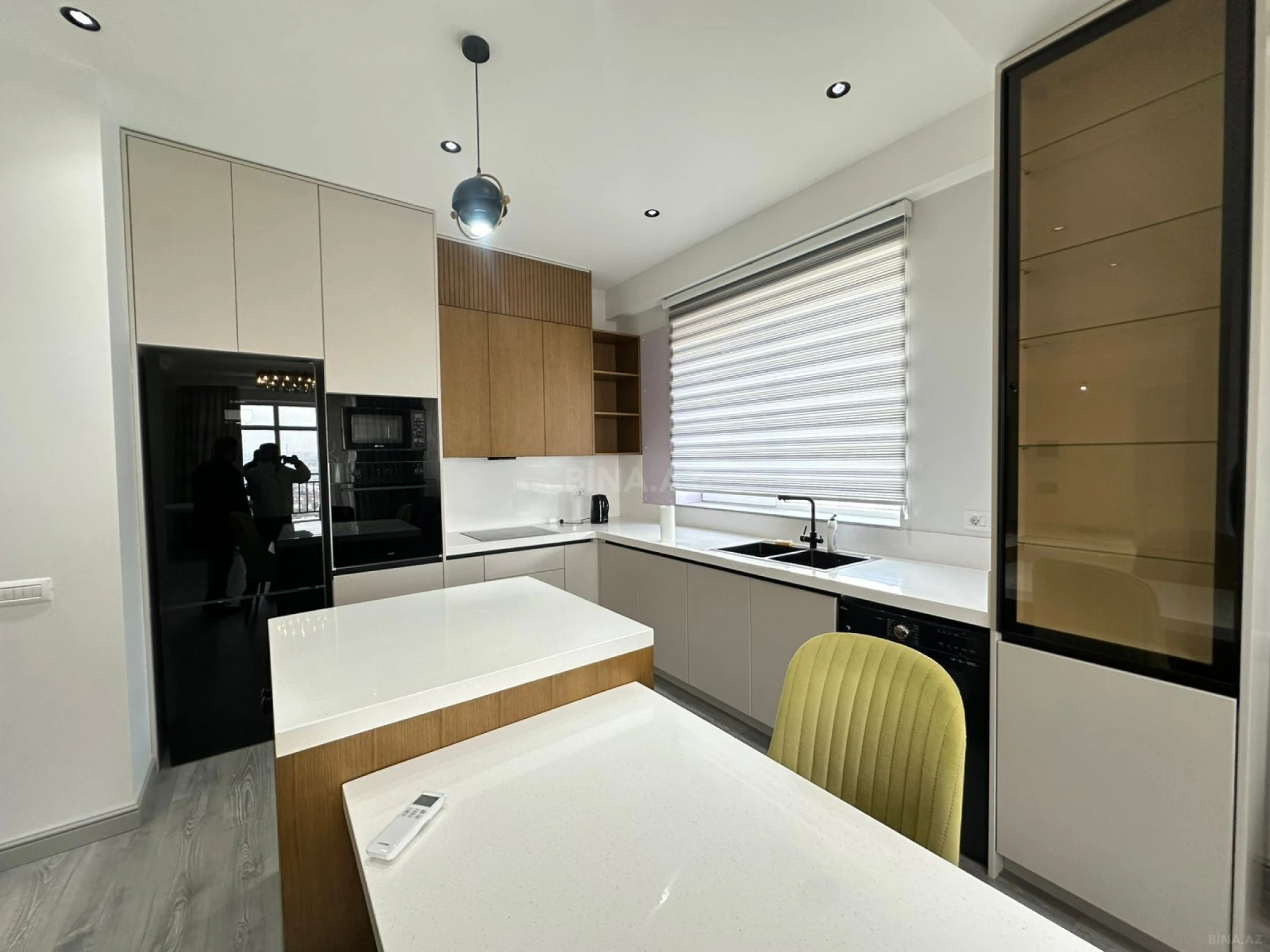 Kirayə verilir 2 otaqlı mənzil 120 m²