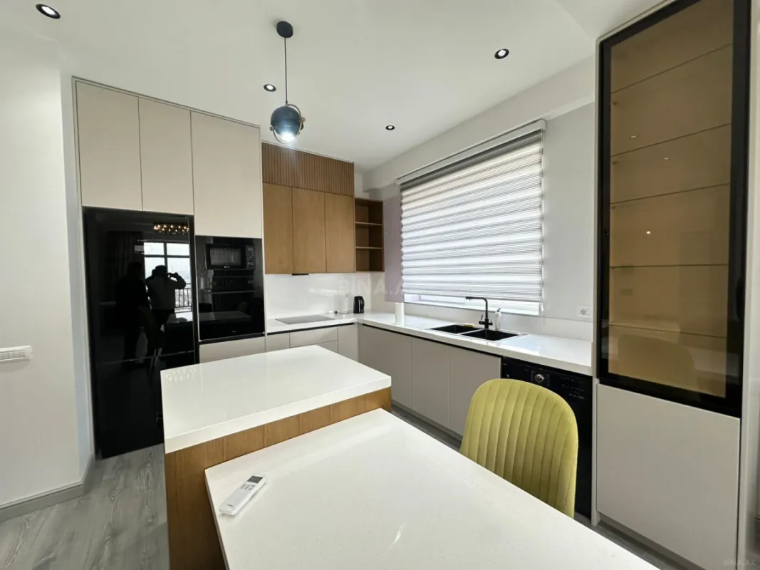 Kirayə verilir 2 otaqlı mənzil 120 m²