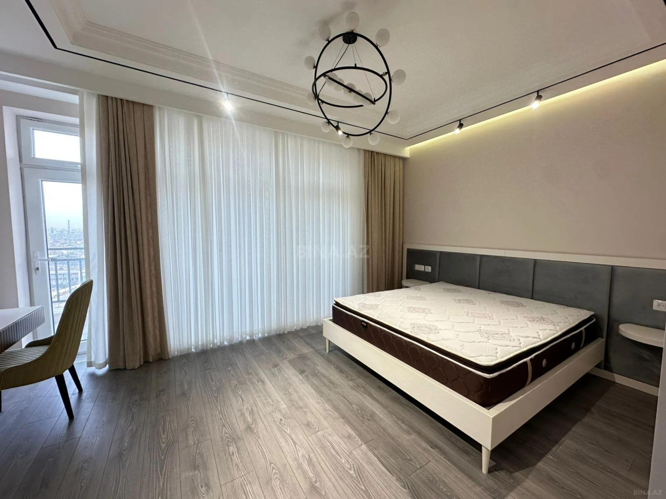 Kirayə verilir 2 otaqlı mənzil 120 m²