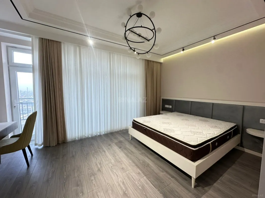 Kirayə verilir 2 otaqlı mənzil 120 m²