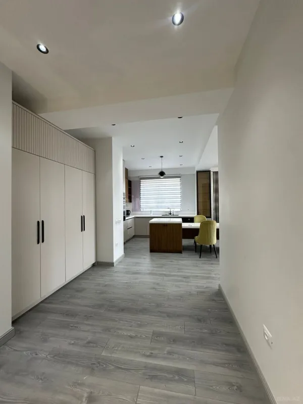 Kirayə verilir 2 otaqlı mənzil 120 m²