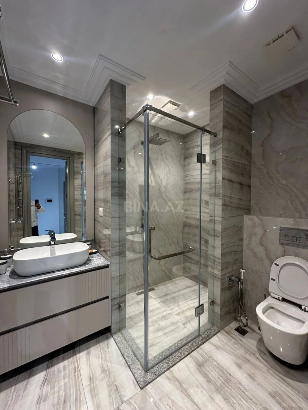 Kirayə verilir 2 otaqlı mənzil 120 m²