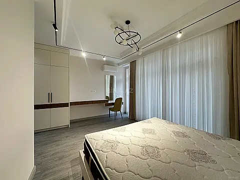 Kirayə verilir 2 otaqlı mənzil 120 m²