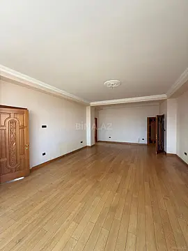 Satılır 3 otaqlı mənzil 138 m²