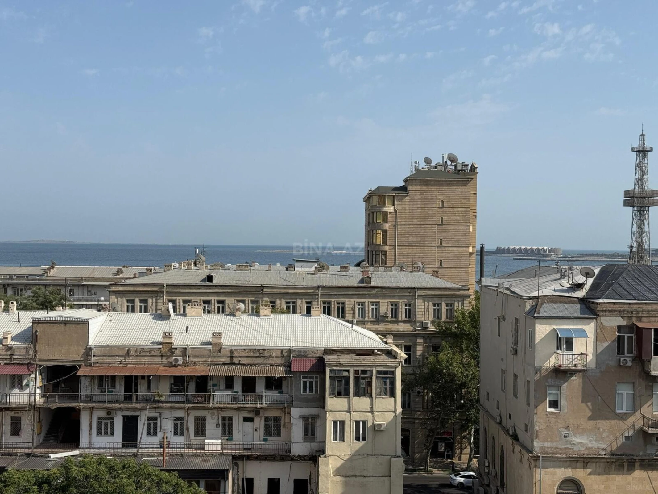 Satılır 3 otaqlı mənzil 138 m²