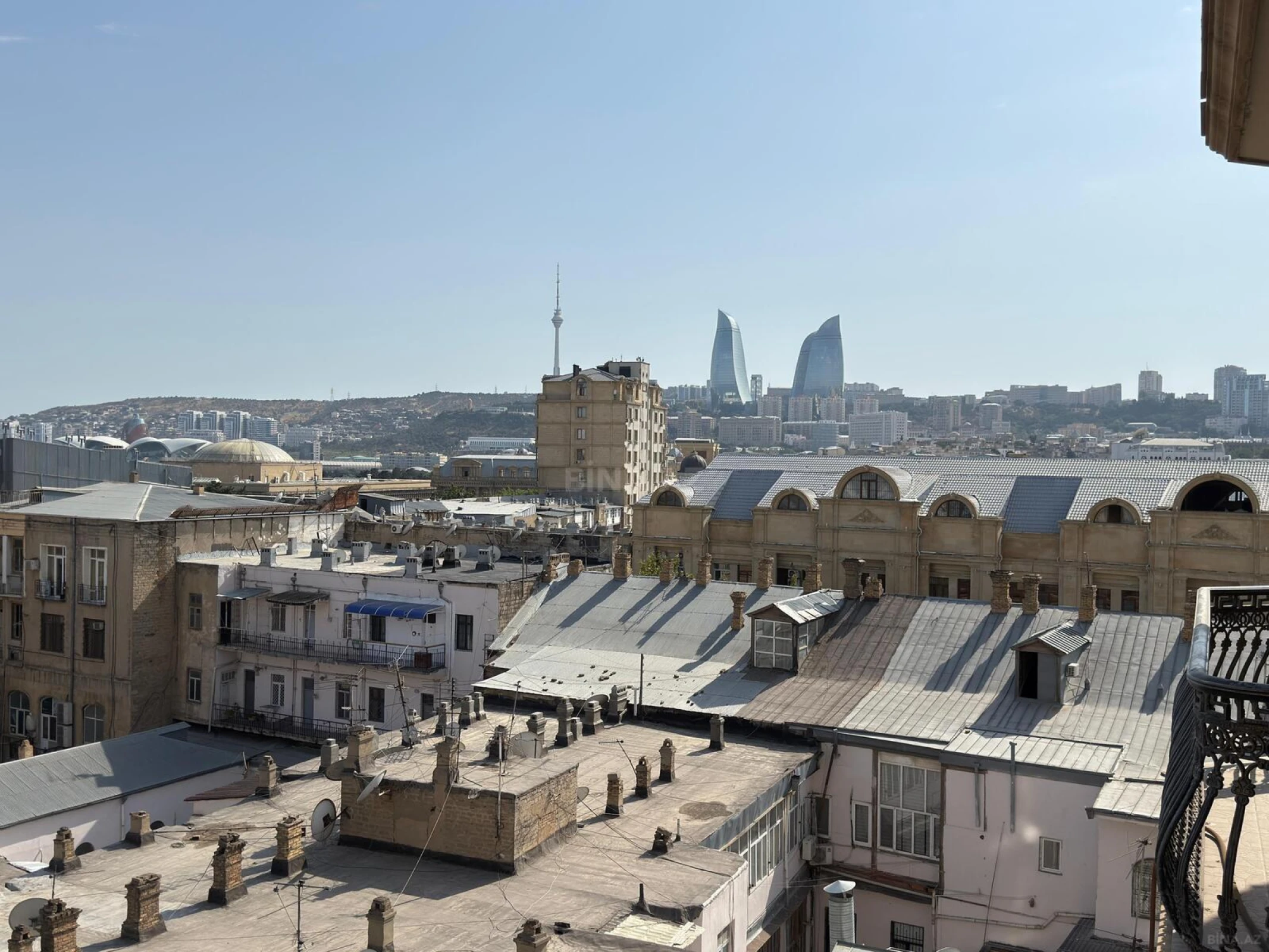 Satılır 3 otaqlı mənzil 138 m²