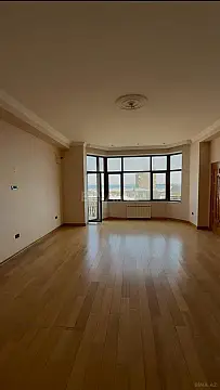 Satılır 3 otaqlı mənzil 138 m²