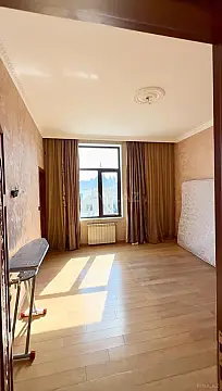 Satılır 3 otaqlı mənzil 138 m²