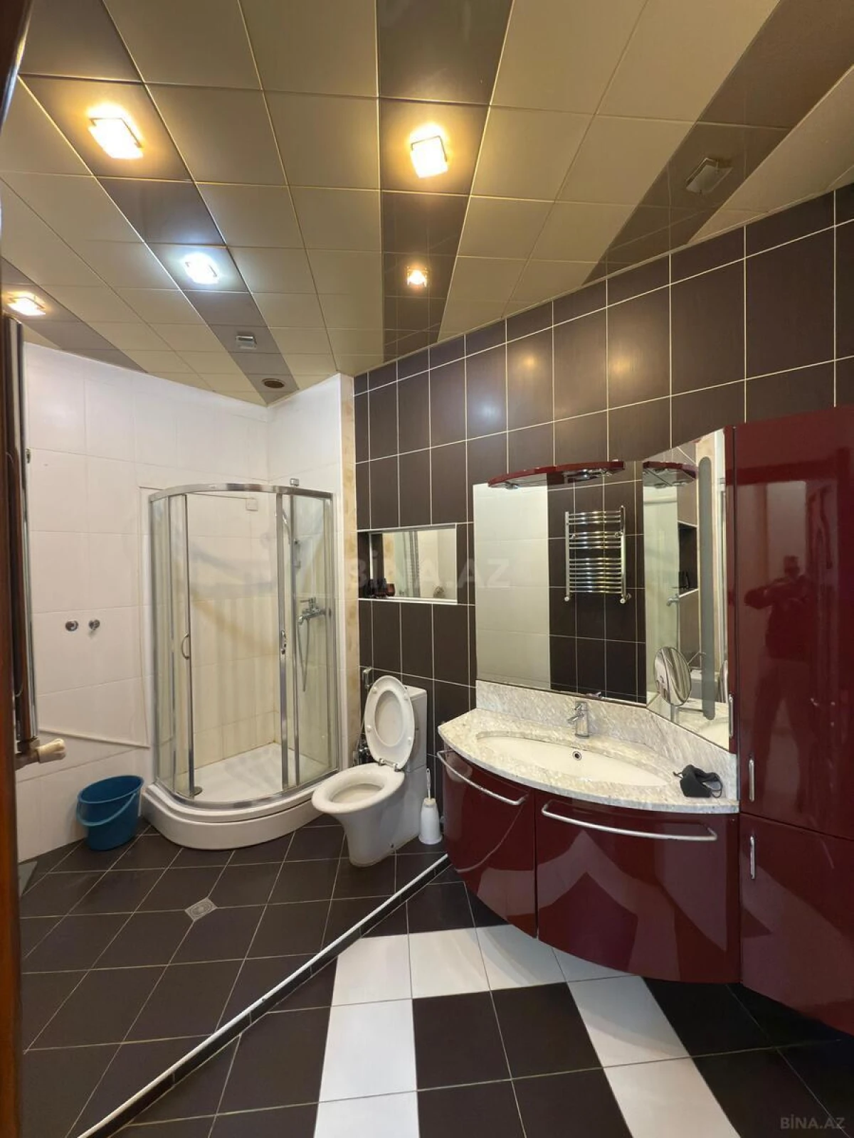 Satılır 3 otaqlı mənzil 138 m²