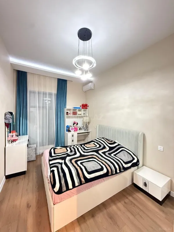 Kirayə verilir 4 otaqlı həyət evi 240 m²