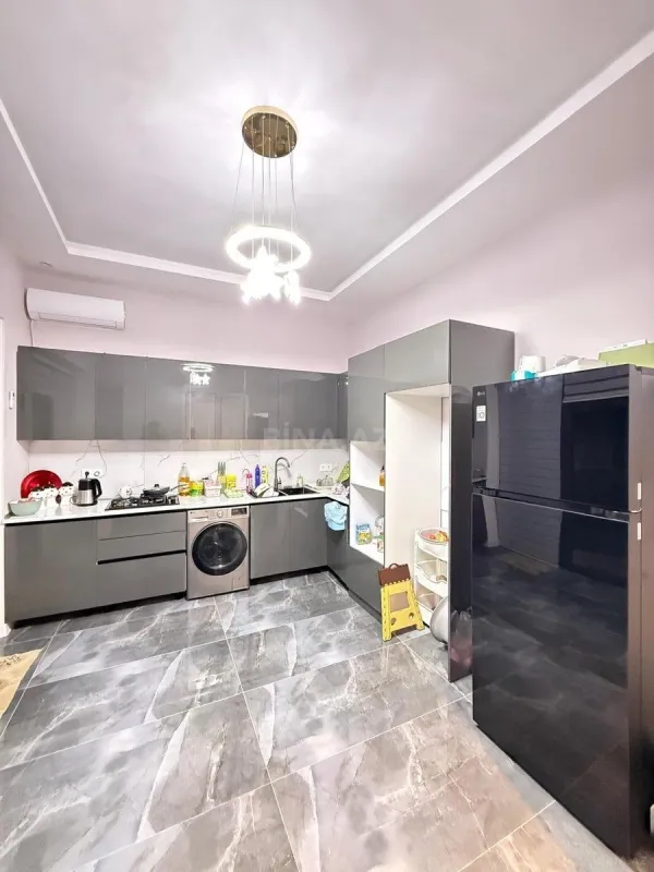 Kirayə verilir 4 otaqlı həyət evi 240 m²