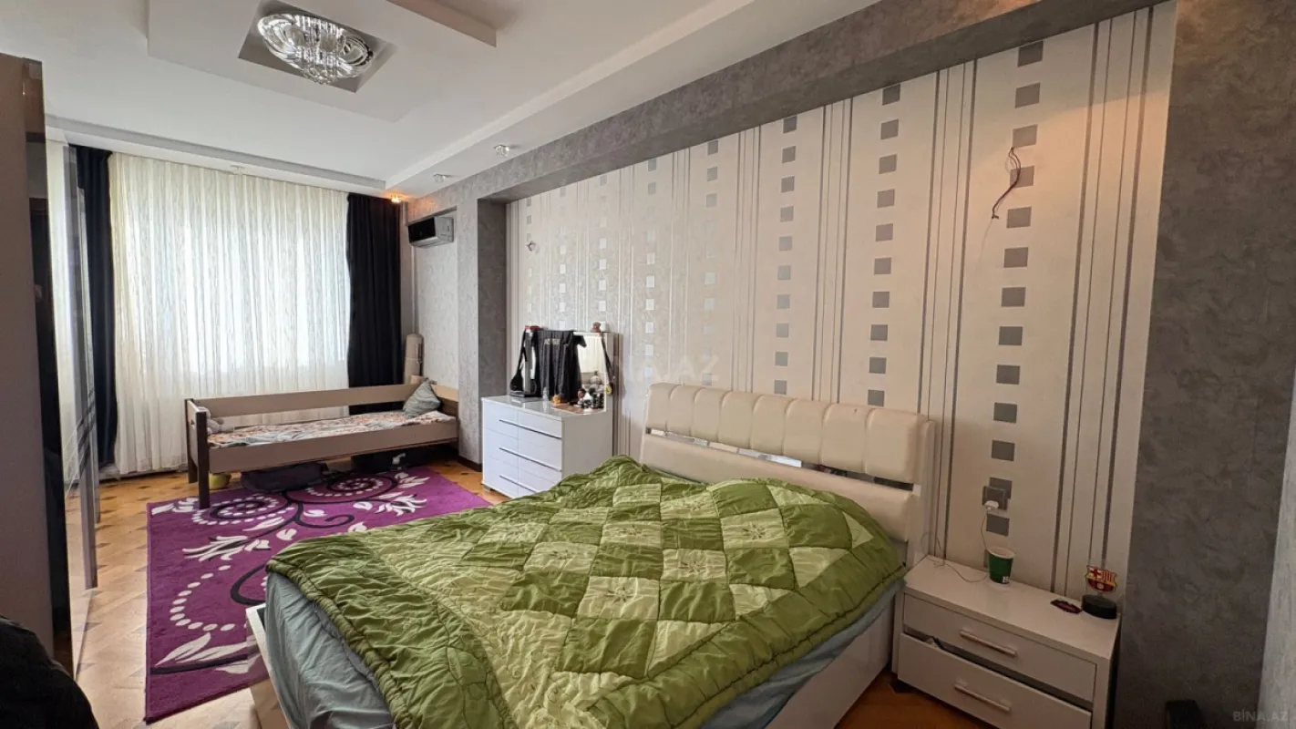 Satılır 4 otaqlı mənzil 167 m²