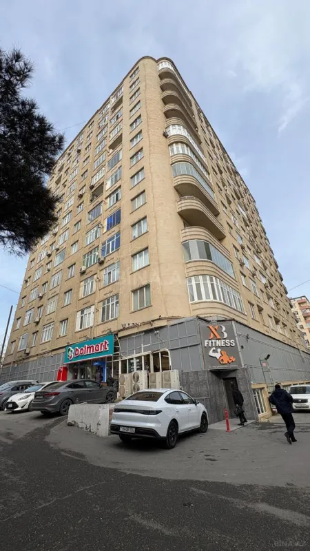 Satılır 4 otaqlı mənzil 167 m²