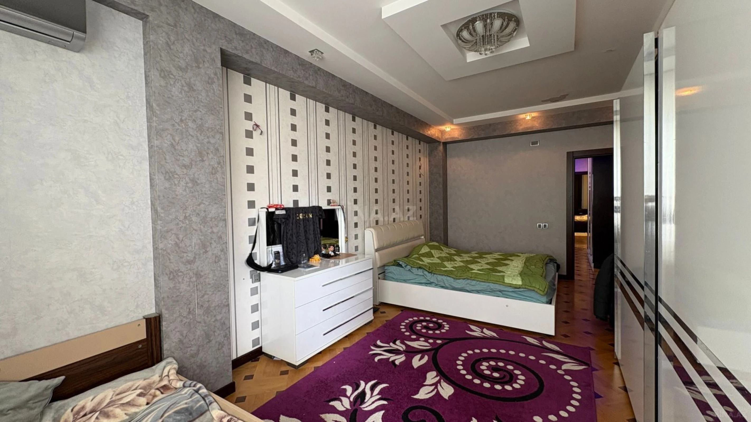 Satılır 4 otaqlı mənzil 167 m²