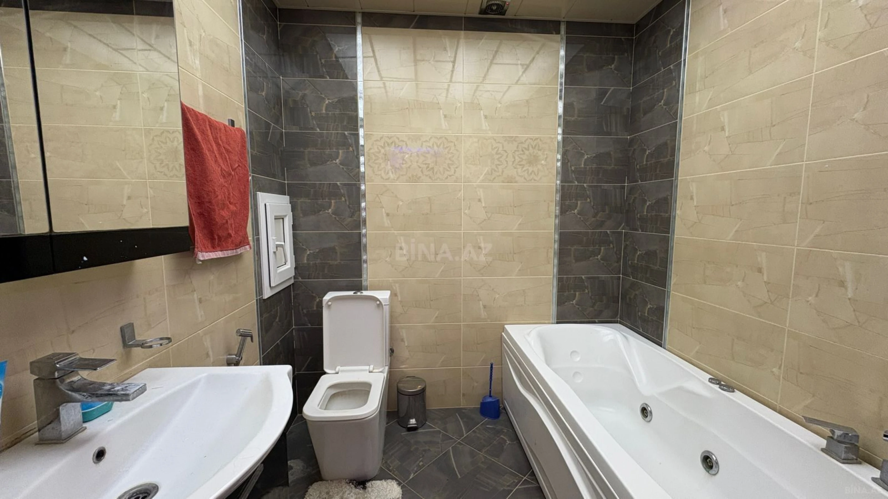 Satılır 4 otaqlı mənzil 167 m²