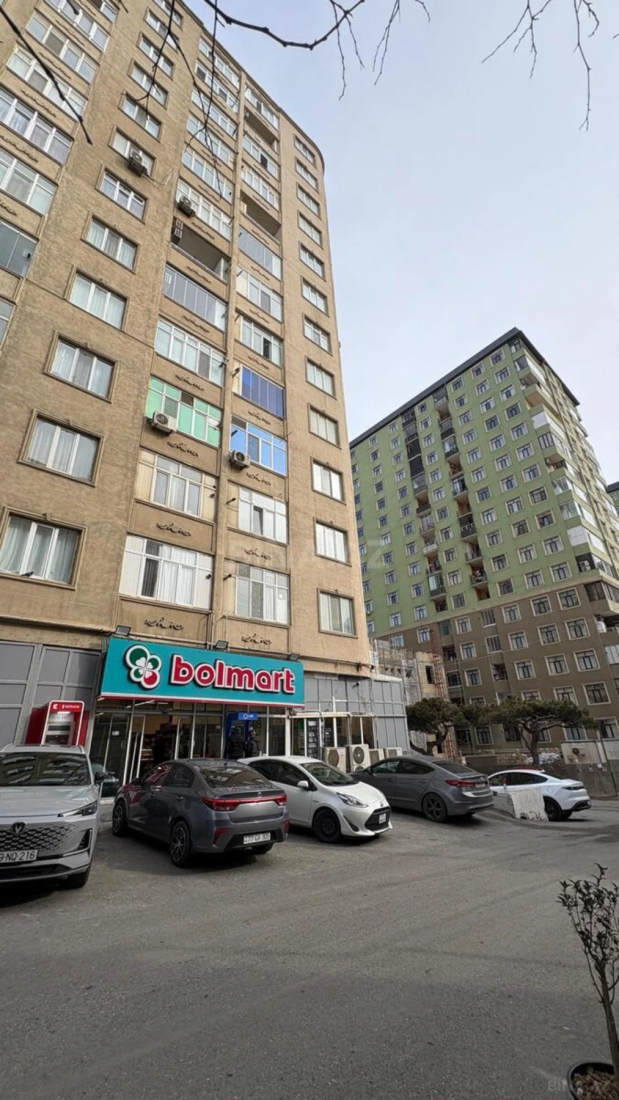 Satılır 4 otaqlı mənzil 167 m²
