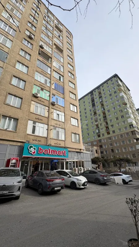 Satılır 4 otaqlı mənzil 167 m²