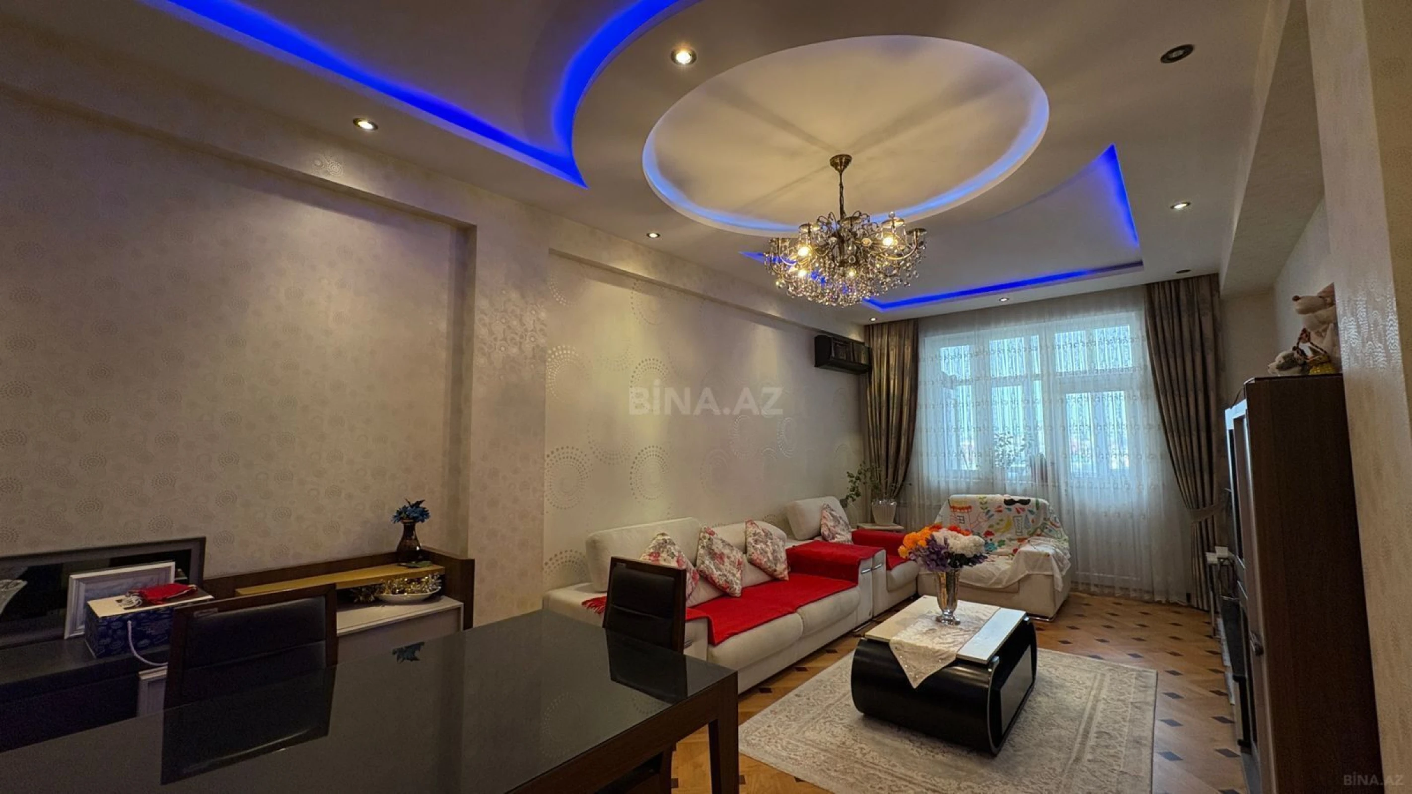 Satılır 4 otaqlı mənzil 167 m²