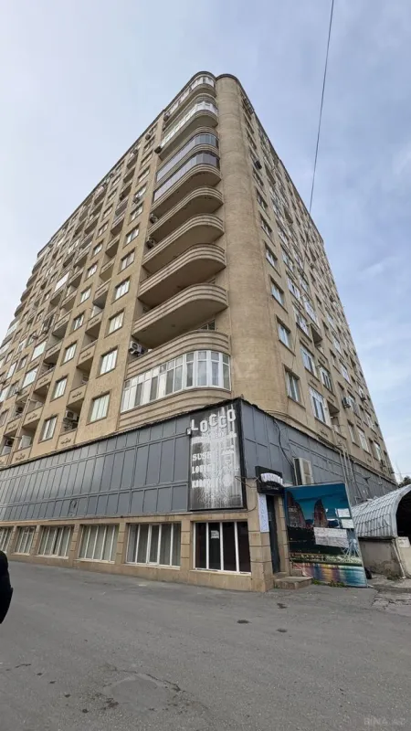 Satılır 4 otaqlı mənzil 167 m²
