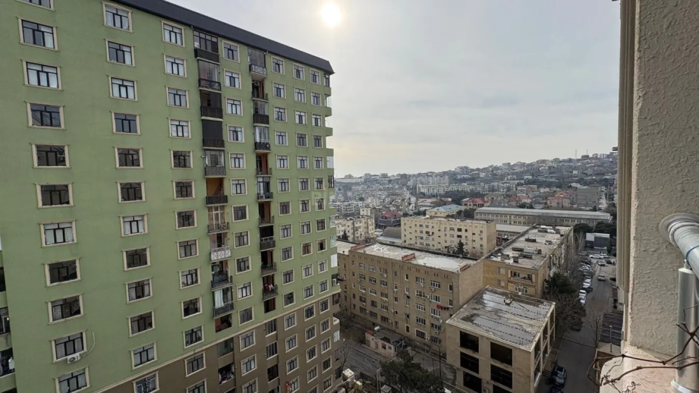 Satılır 4 otaqlı mənzil 167 m²