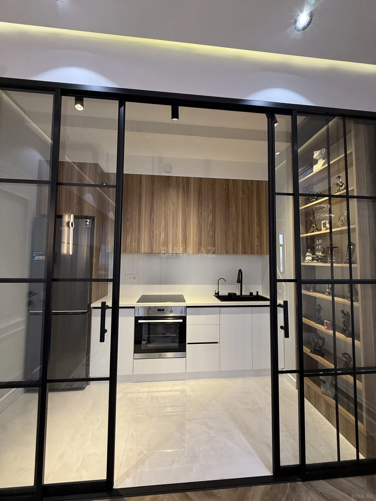 Satılır 2 otaqlı mənzil 67 m²