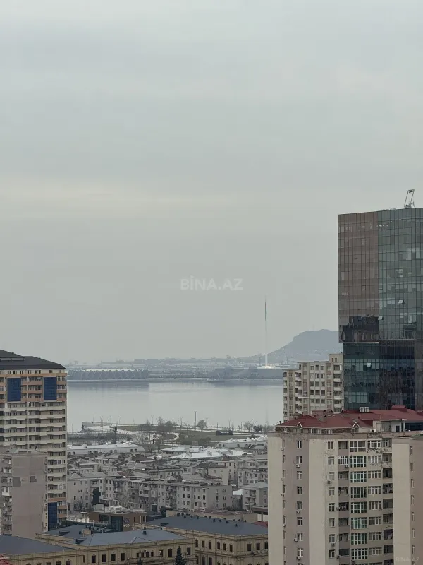 Satılır 2 otaqlı mənzil 67 m²