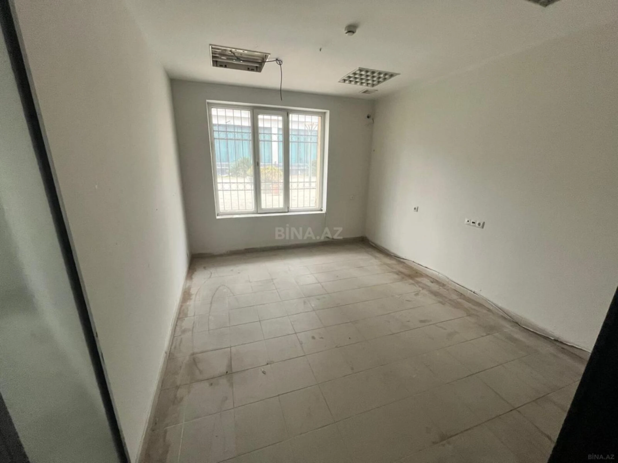 Kirayə verilir 16 otaqlı ofis 330 m²