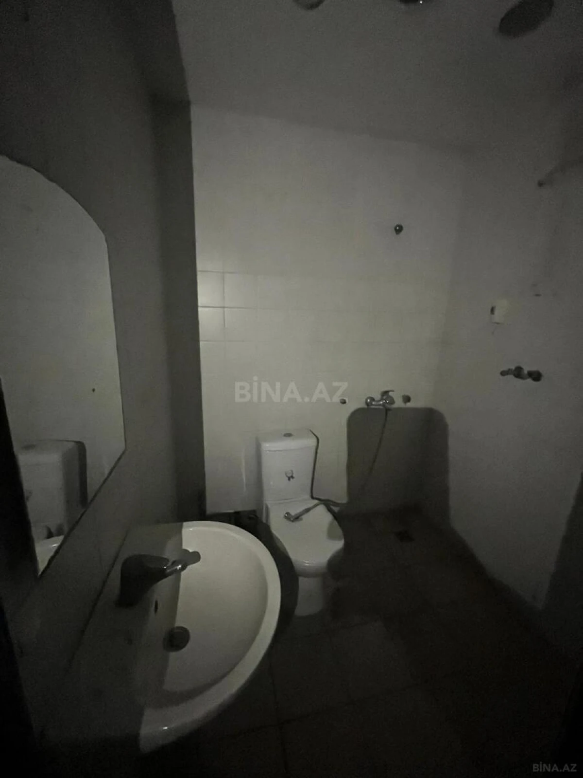 Kirayə verilir 16 otaqlı ofis 330 m²