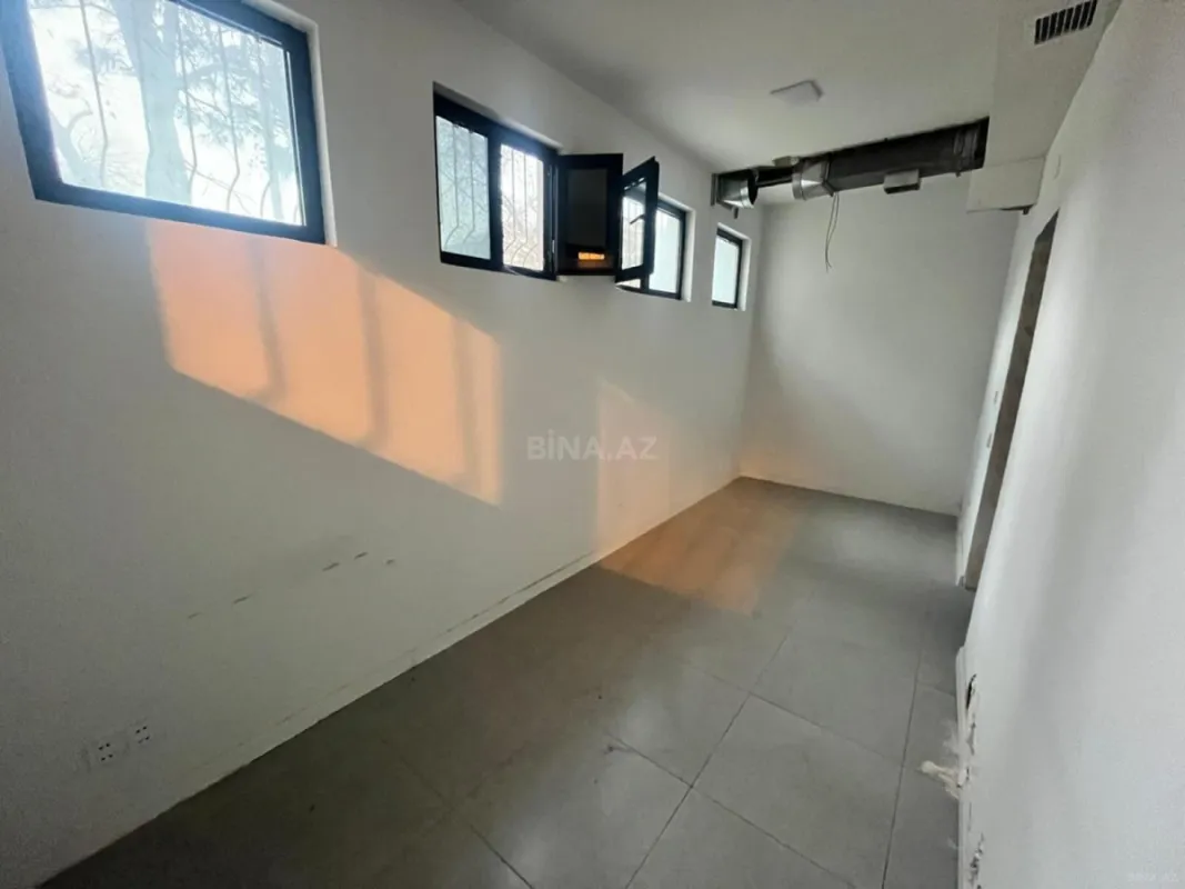 Kirayə verilir 16 otaqlı ofis 330 m²