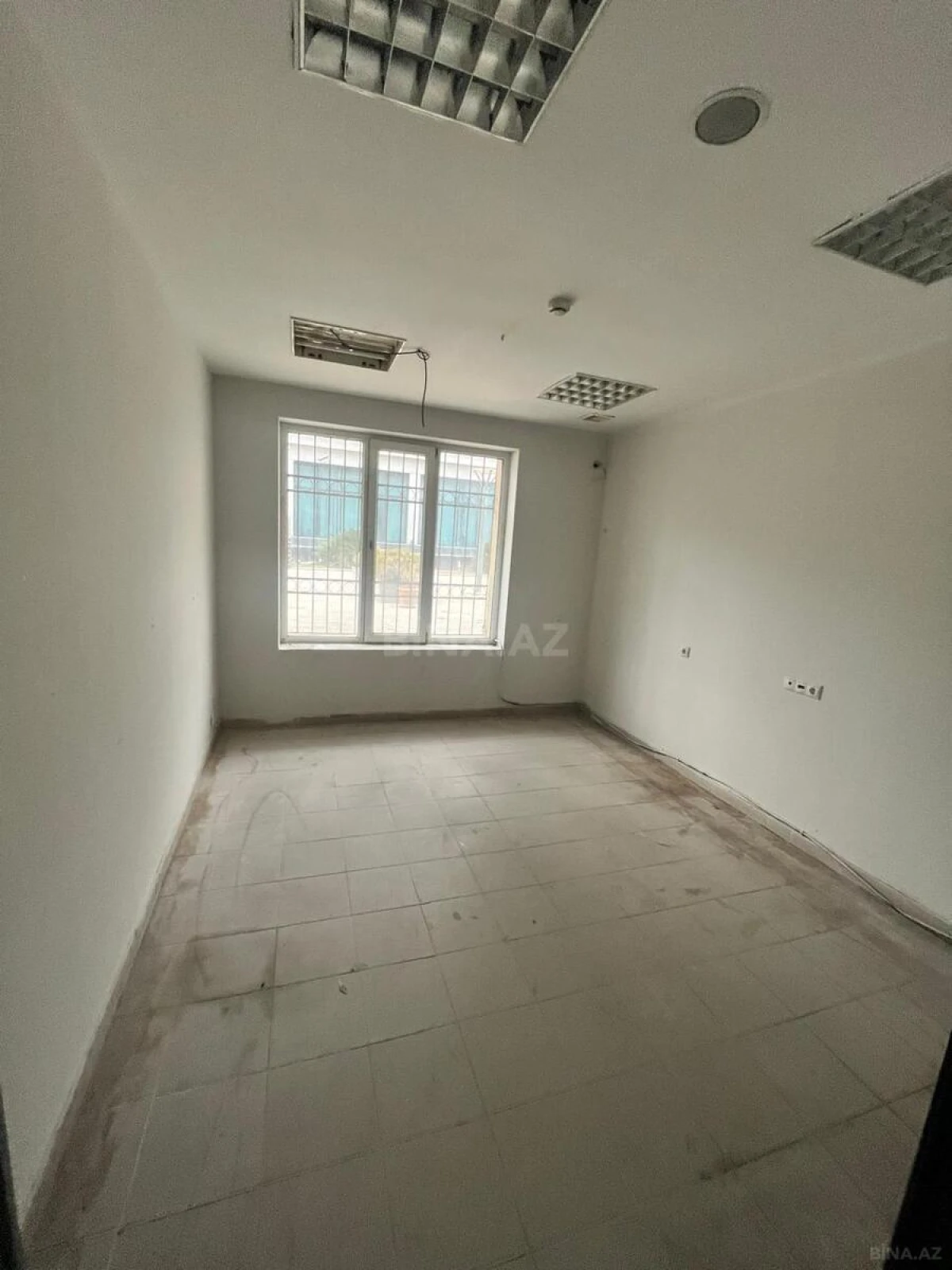 Kirayə verilir 16 otaqlı ofis 330 m²