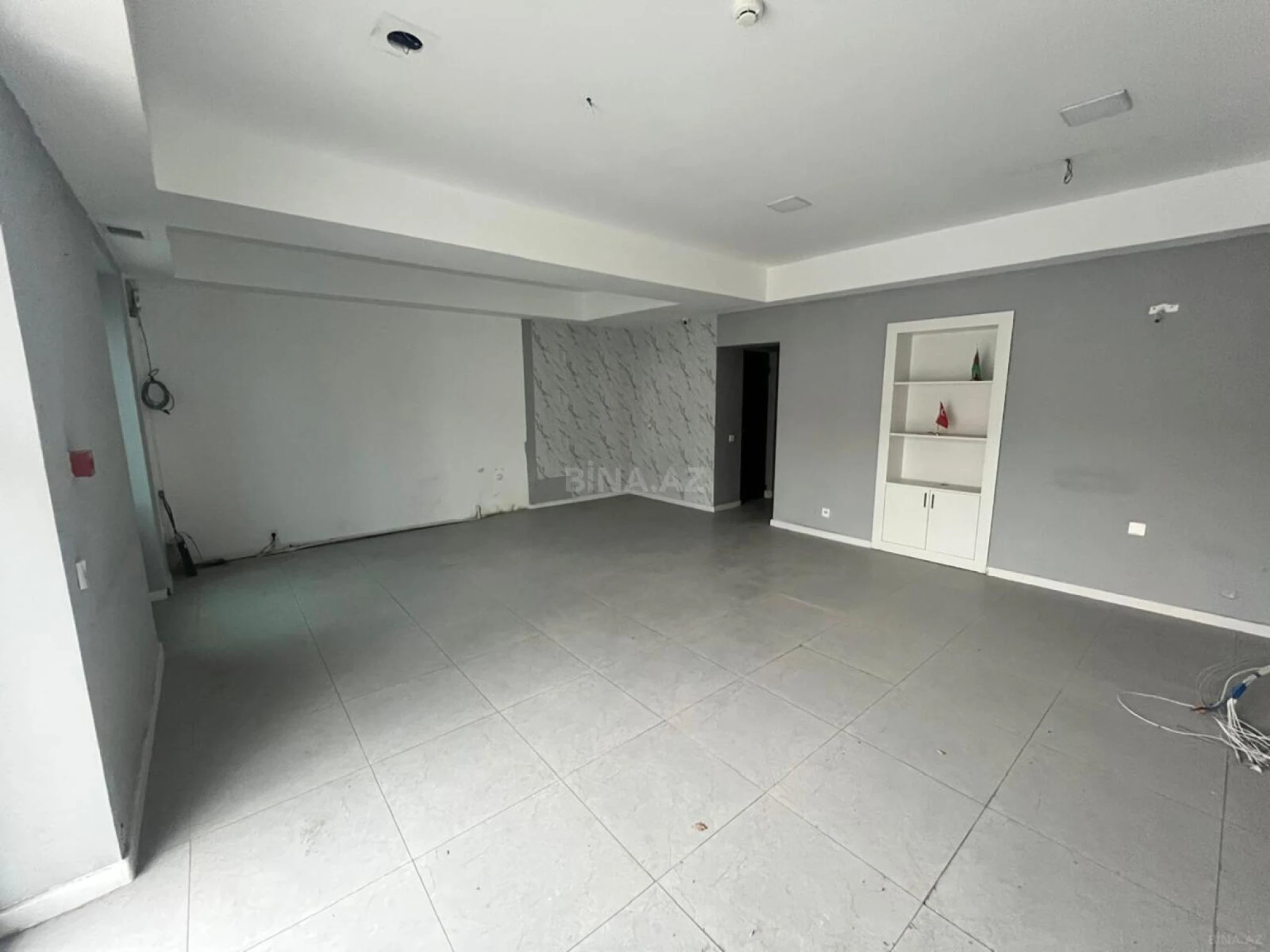 Kirayə verilir 16 otaqlı ofis 330 m²