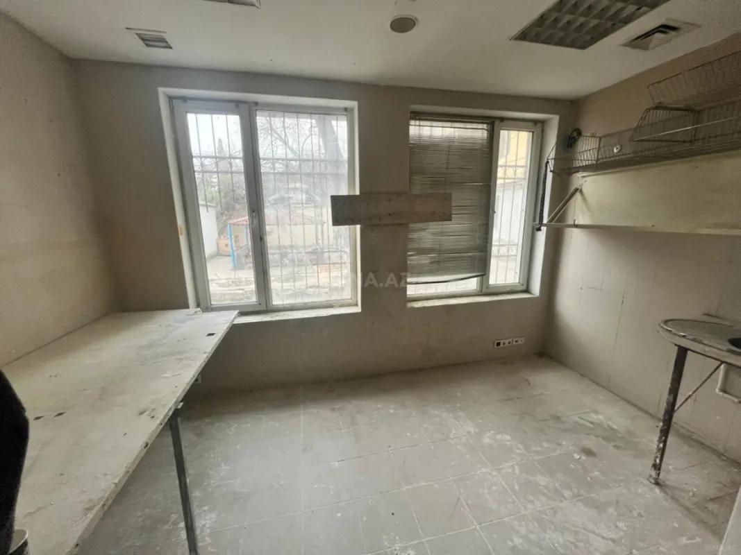 Kirayə verilir 16 otaqlı ofis 330 m²