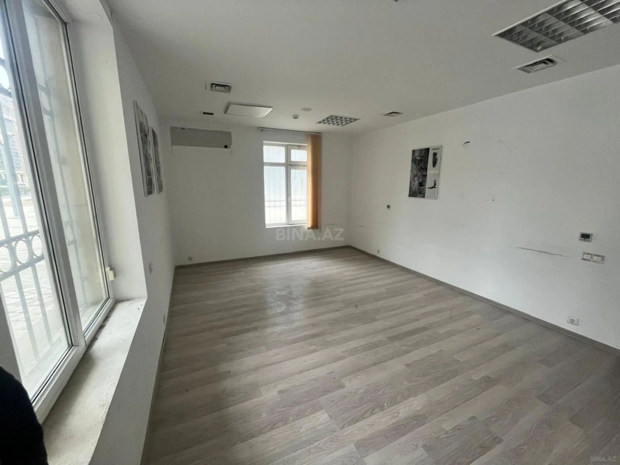 Kirayə verilir 16 otaqlı ofis 330 m²