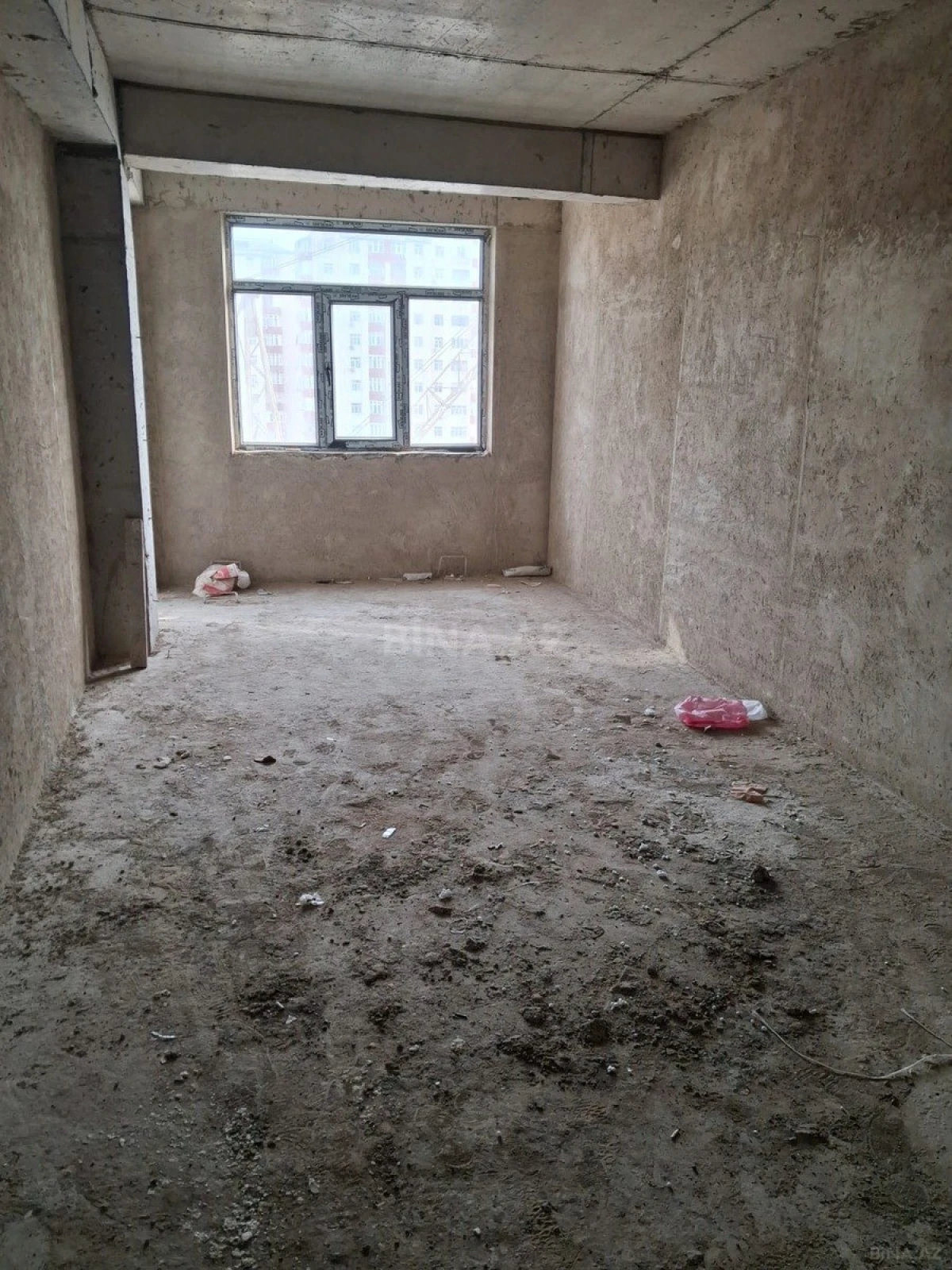 Satılır 3 otaqlı mənzil 146 m²