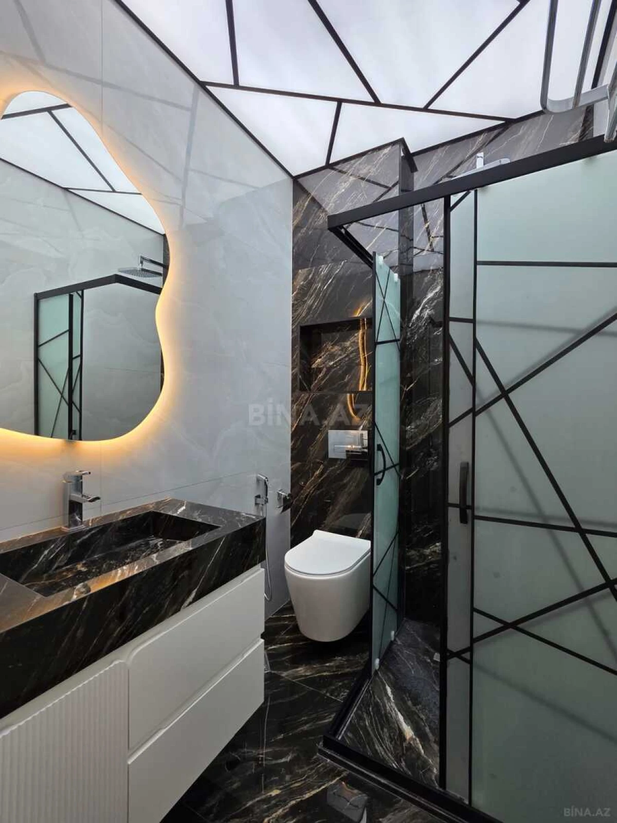 Satılır 3 otaqlı mənzil 115 m²