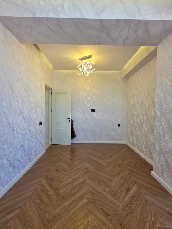 Satılır 3 otaqlı mənzil 115 m²