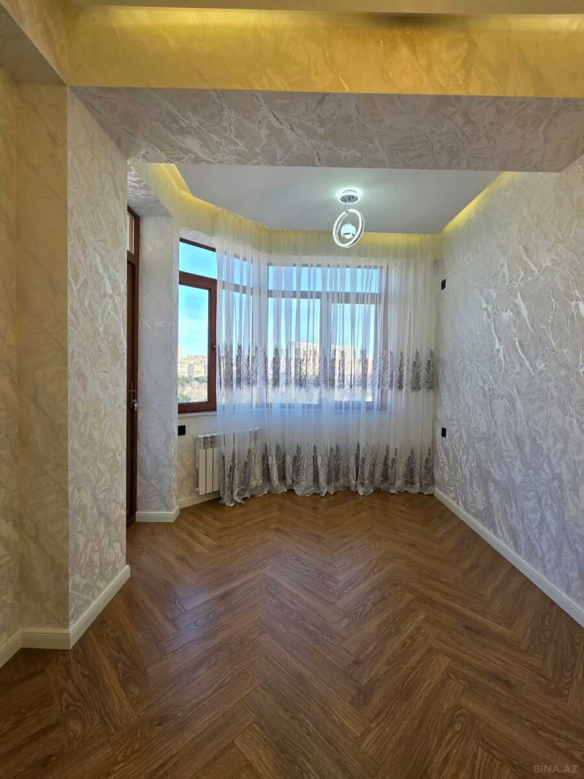 Satılır 3 otaqlı mənzil 115 m²