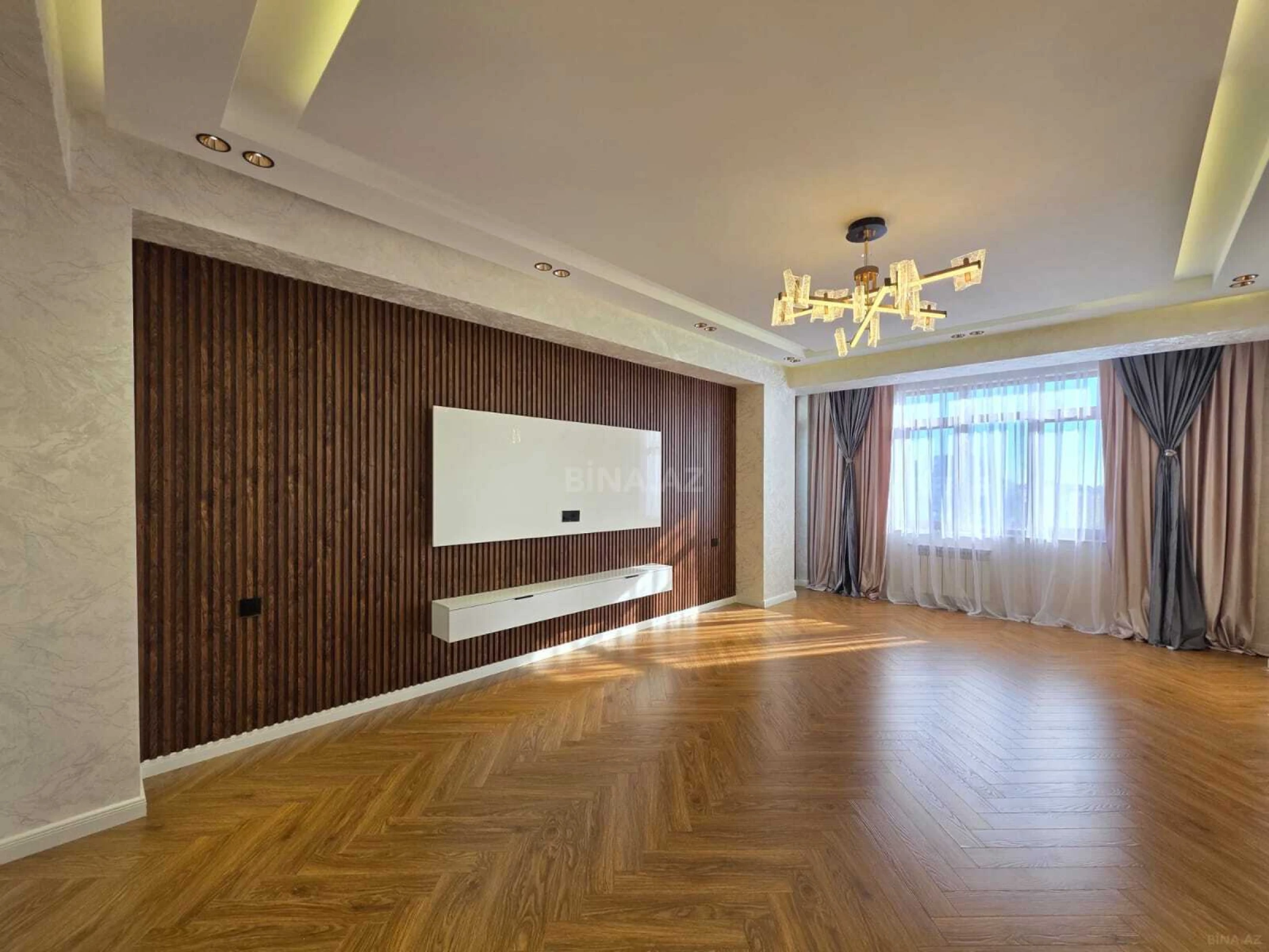 Satılır 3 otaqlı mənzil 115 m²