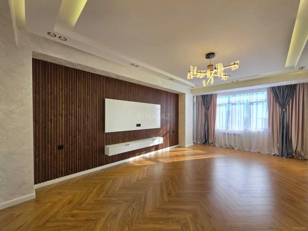 Satılır 3 otaqlı mənzil 115 m²