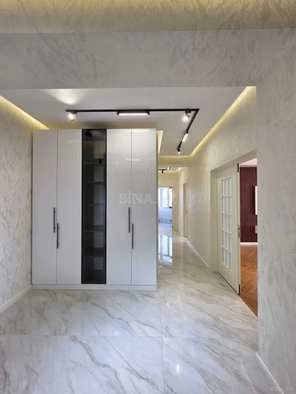 Satılır 3 otaqlı mənzil 115 m²