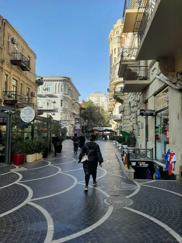 Kirayə verilir obyekt 133 m²