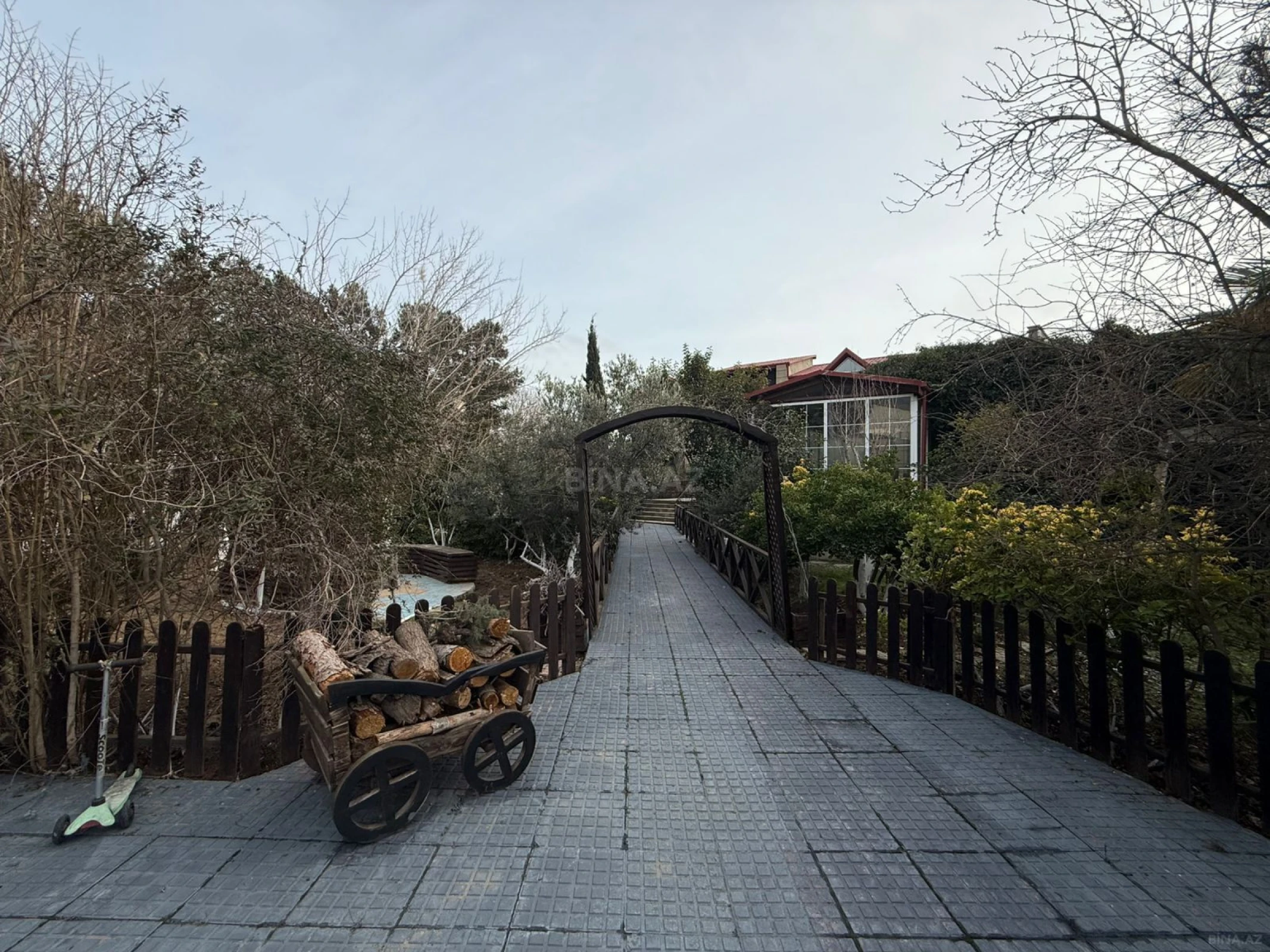 Satılır torpaq sahəsi 12 m²