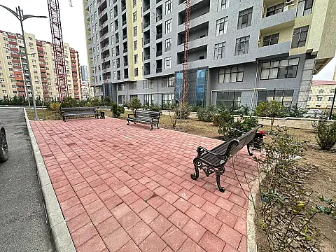 Satılır 4 otaqlı mənzil 172 m²