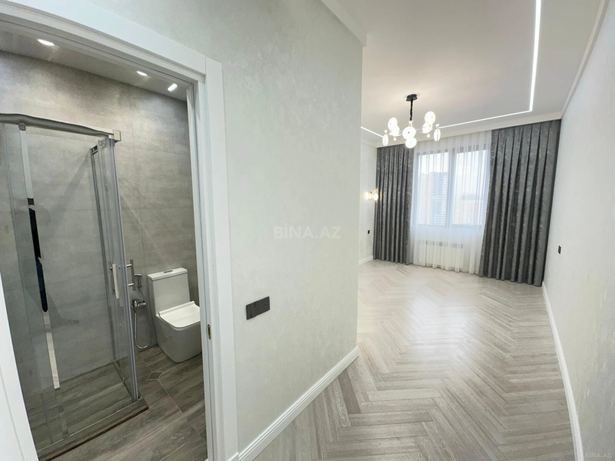 Satılır 4 otaqlı mənzil 172 m²
