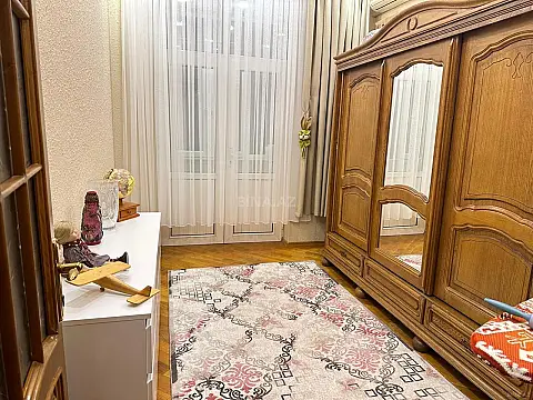 Satılır 3 otaqlı mənzil 90 m²