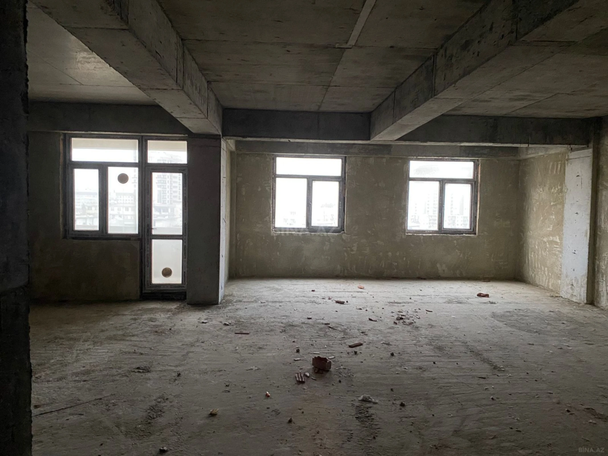 Satılır 3 otaqlı mənzil 120 m²