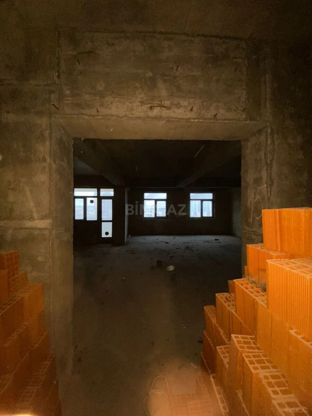 Satılır 3 otaqlı mənzil 120 m²