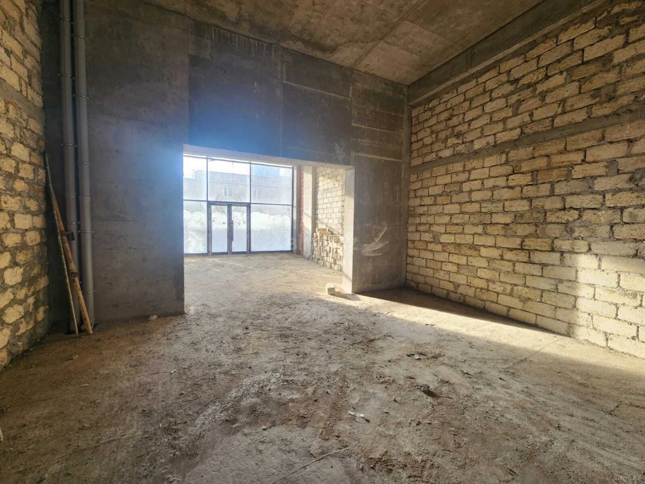 Satılır obyekt 103 m²