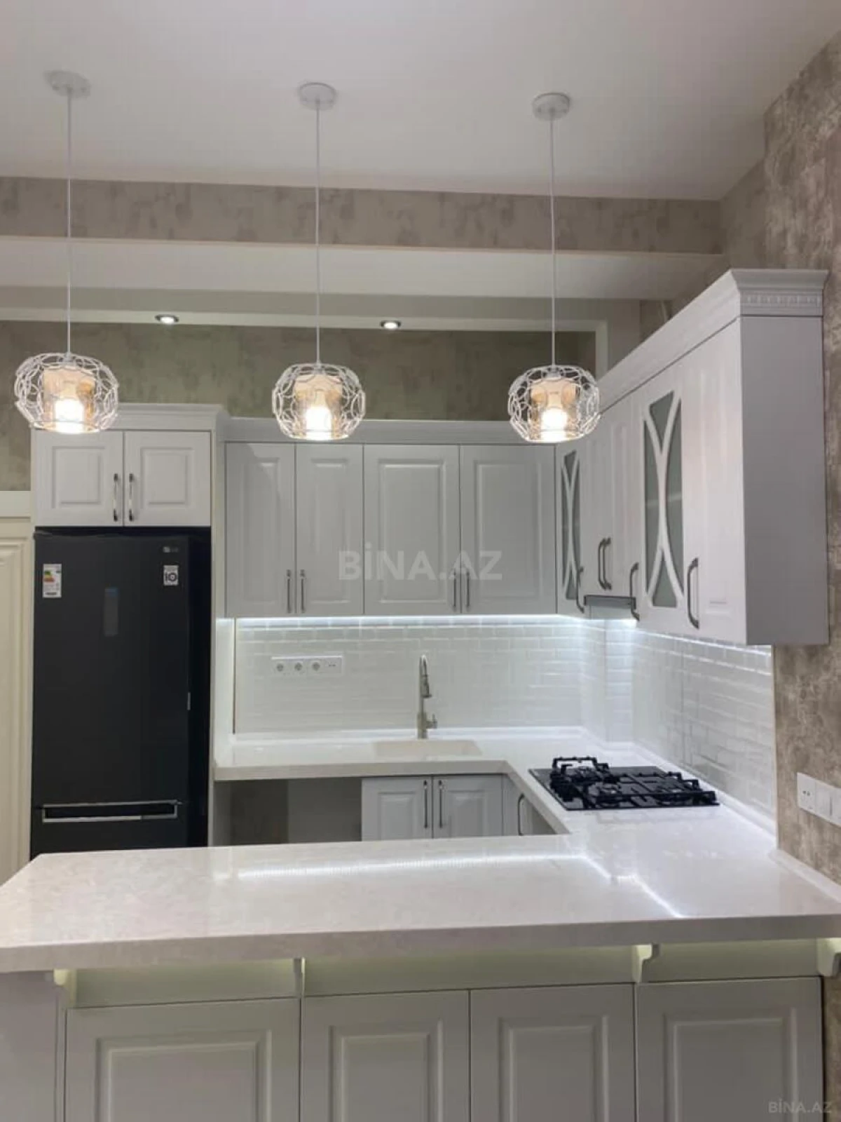 Satılır 4 otaqlı mənzil 94 m²